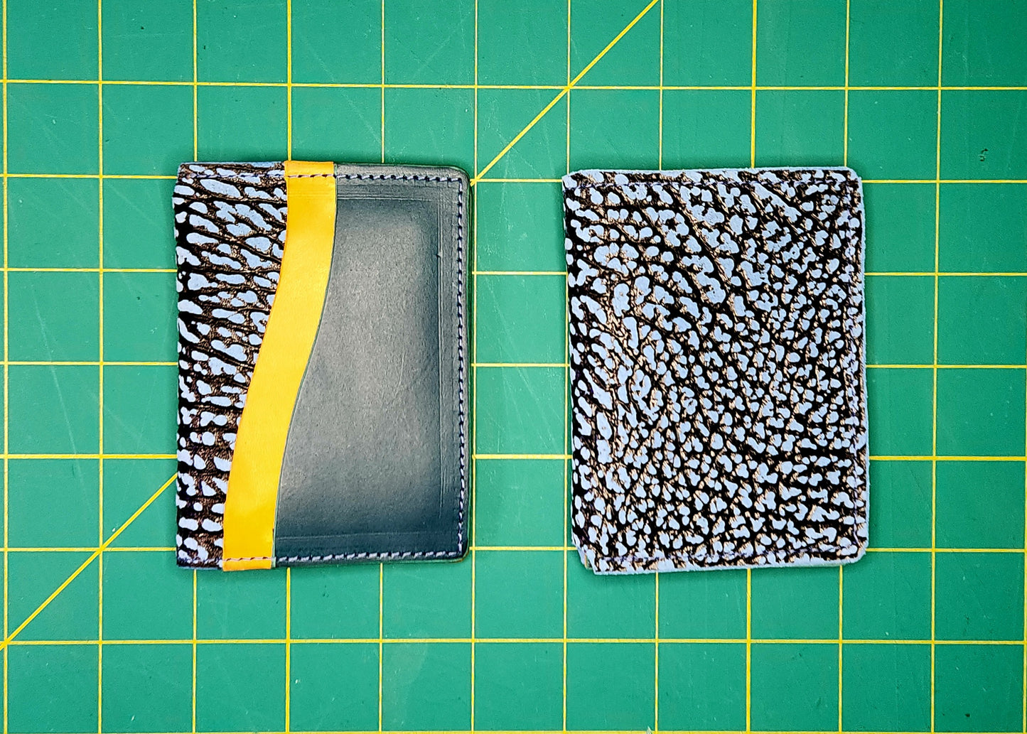 Minimalist Bi-Fold Wallet