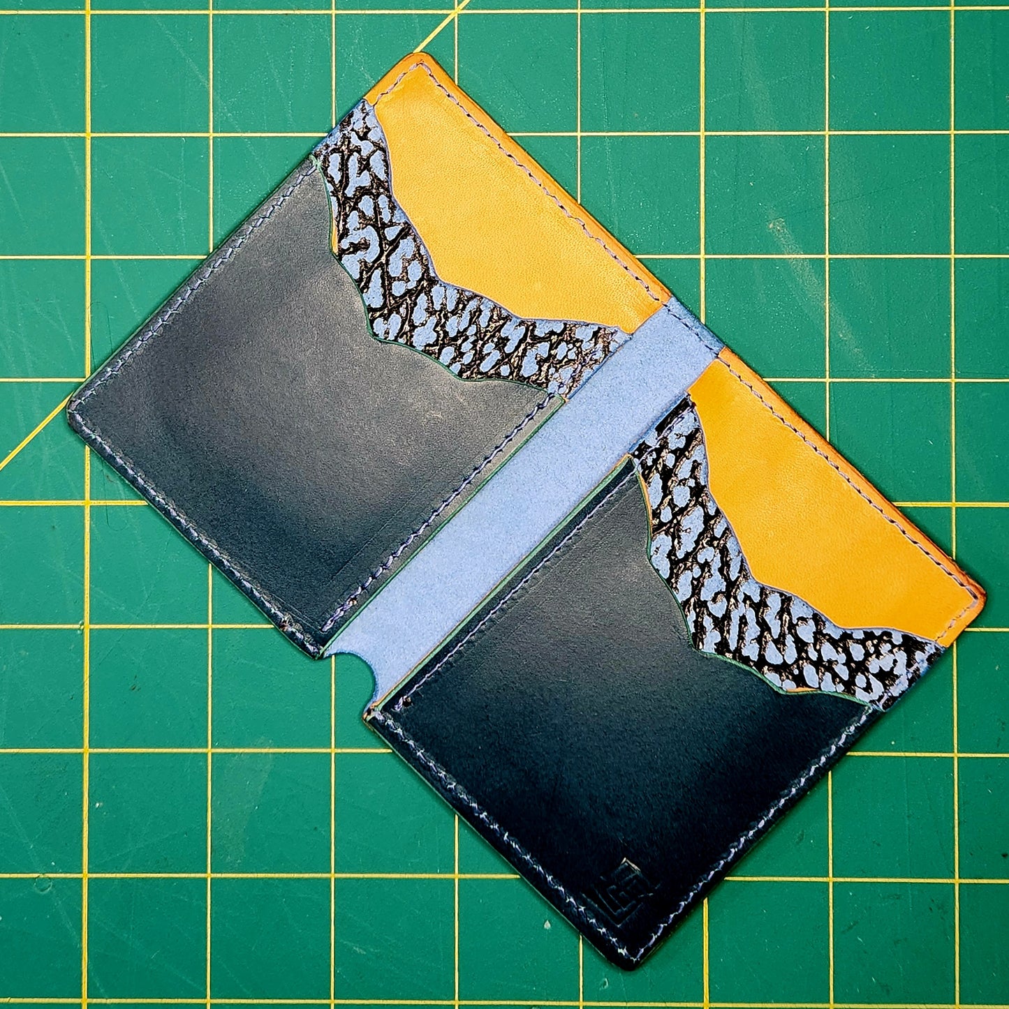 Minimalist Bi-Fold Wallet