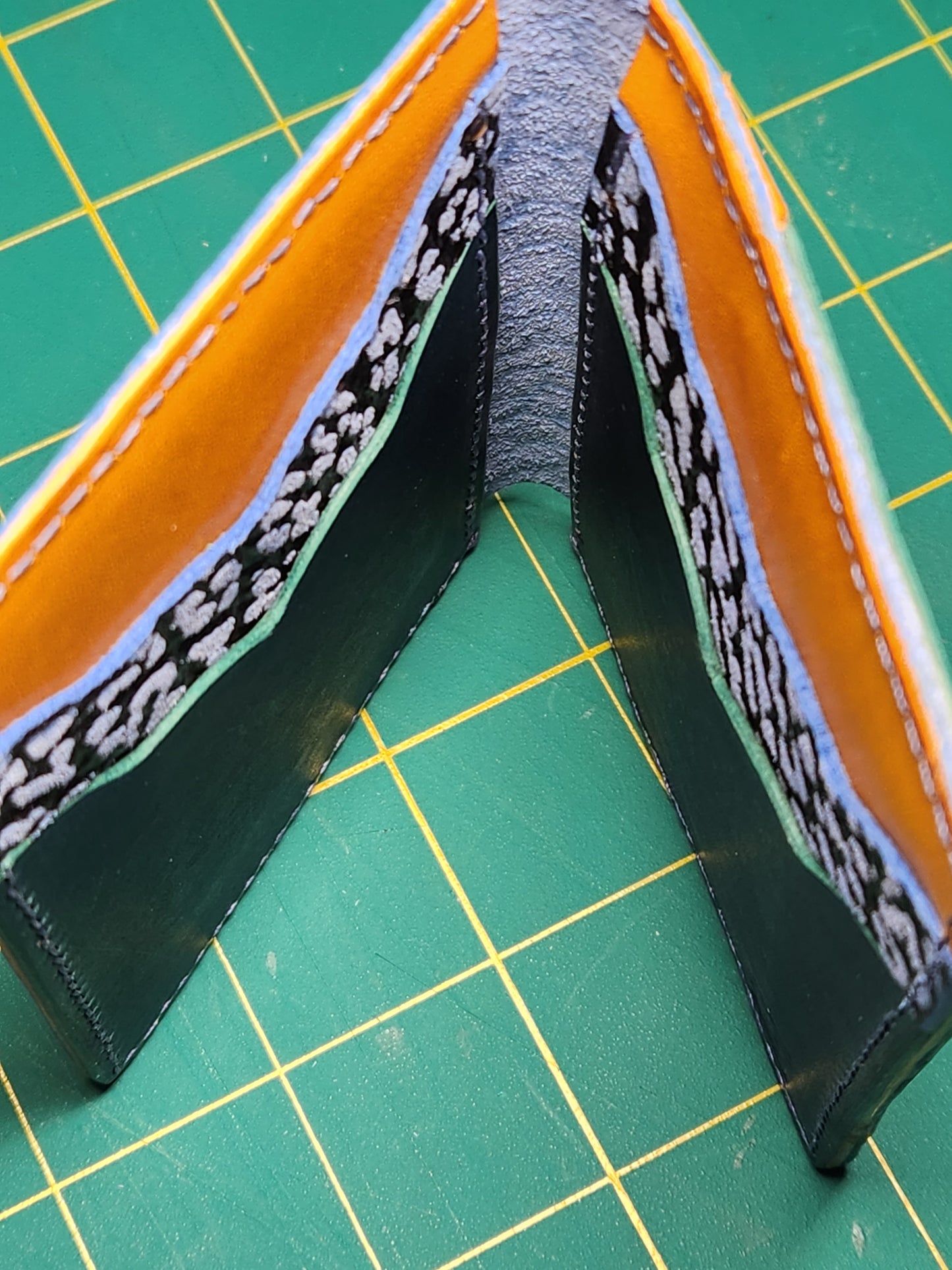 Minimalist Bi-Fold Wallet